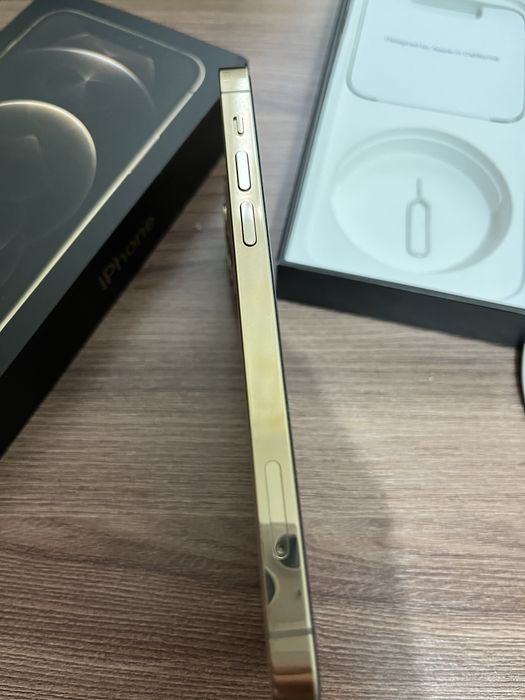 Продам Айфон 12pro.128 гб