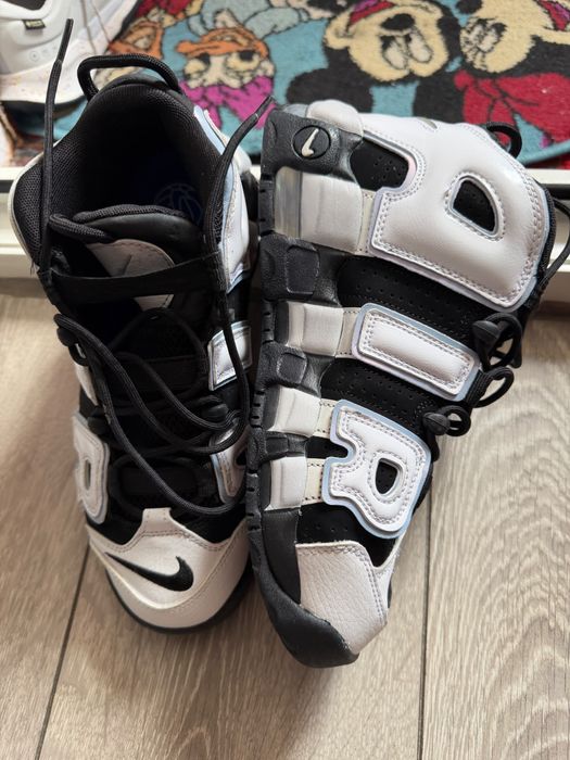Adidasi Nike Uptempo