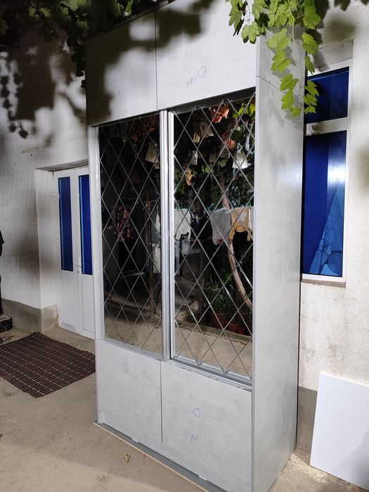 Bolalar va kattalar uchun shkaf va garderoblar