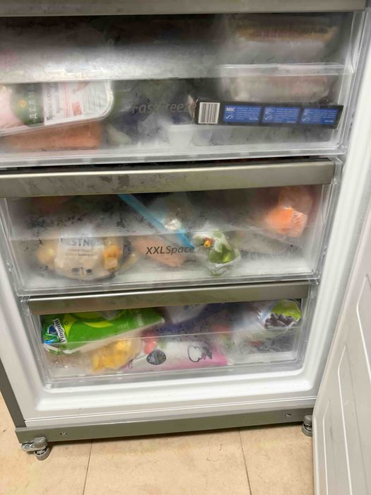 Огромен хладилник Whirlpool + огромен фризер (XXL Space), 6th Sense