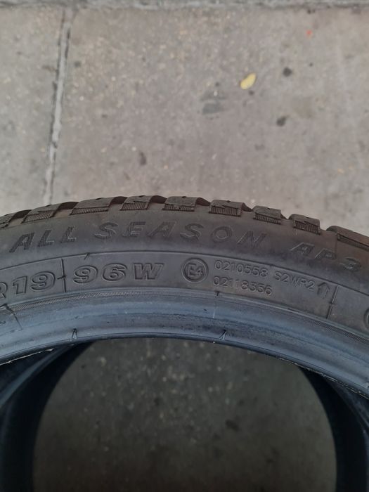 Всесезонни гуми MAXXIS Premitra Allseason AP3 235 40 R19 дот 1724