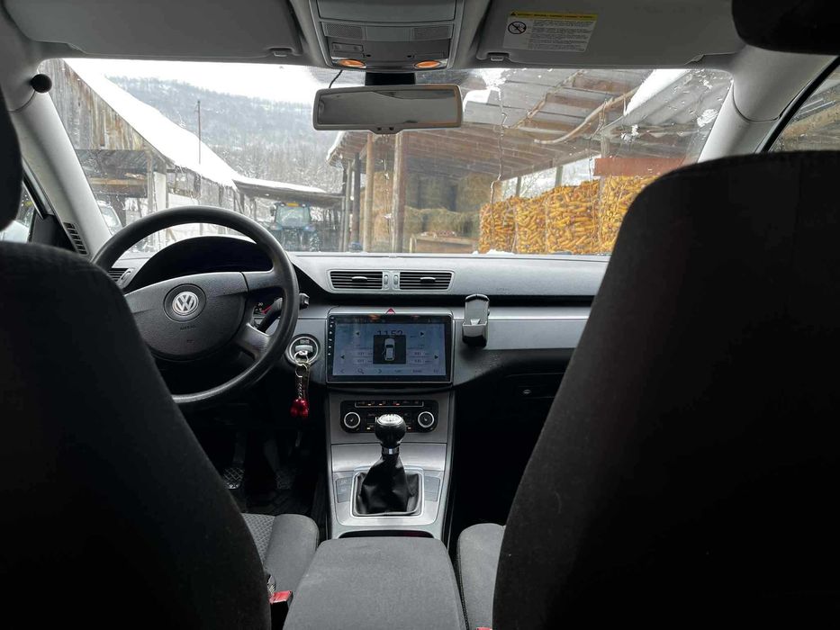 Vând Volkswagen Passat B6