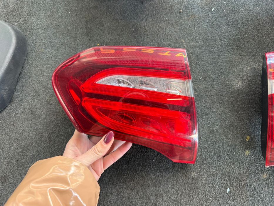 Вътрешни и външни стопове Mercedes AMG W205 комби