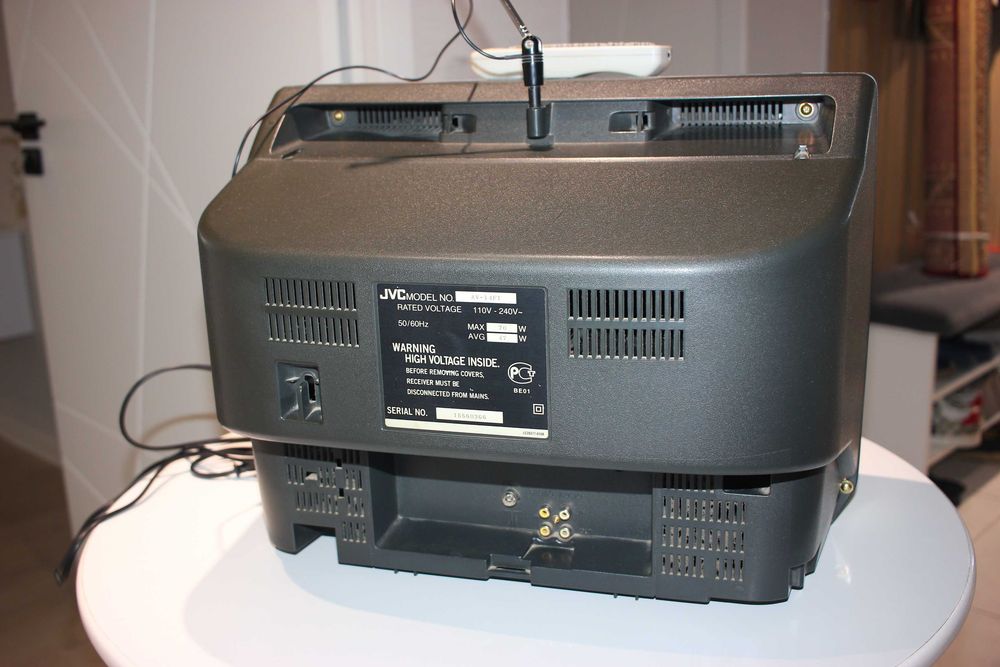 Продается ЭЛТ телевизор марки JVC AV-14FT