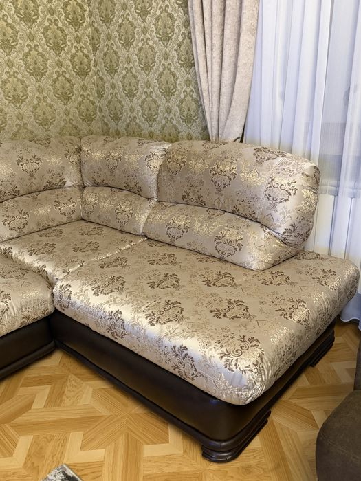 Продам диван для зала