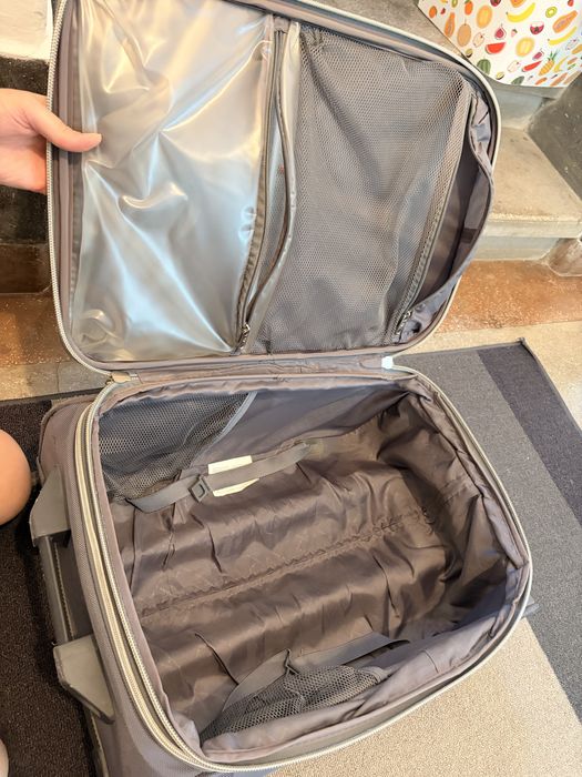 Vand valiza / troller samsonite 55x25 cm fermoar impecabil!
