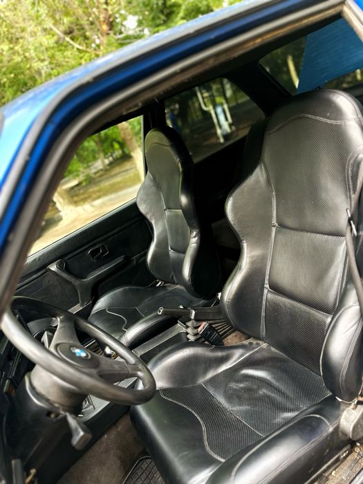 Продам BMW E30 1987 года, Первый Переход.