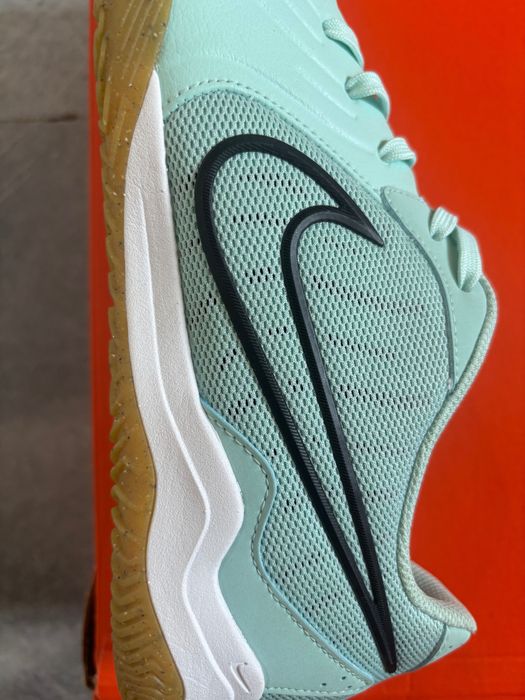 Nike маратонки футбол 43