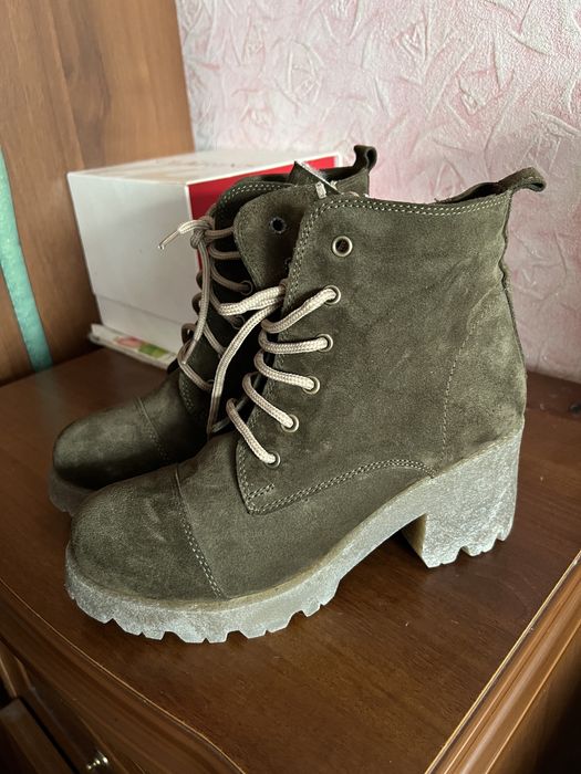 Новые замшевые ботильоны Respect