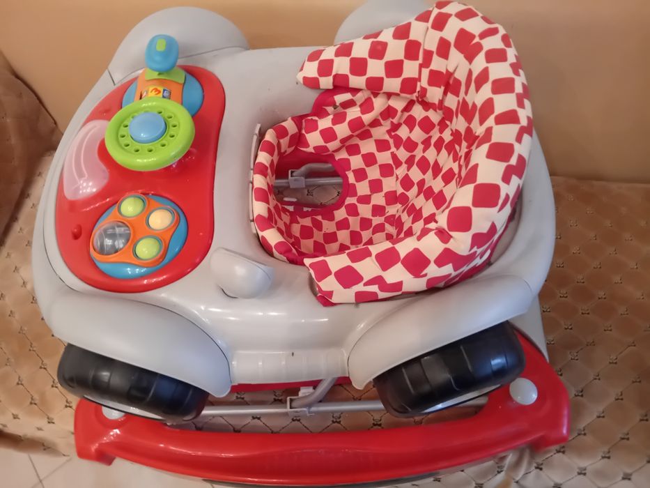 Бебешка проходилки -нова  30 евро