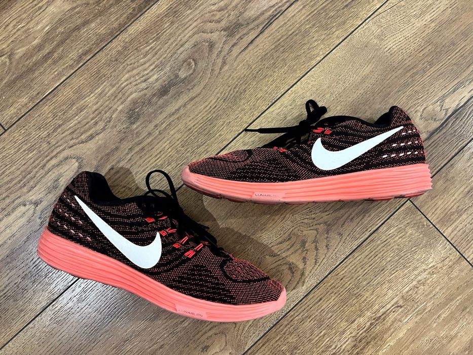 Nike оригинал 39р Кроссовки женские красные оранжевые