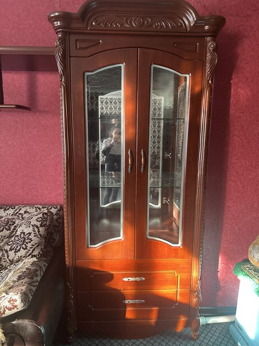 Продаю сервант ретро