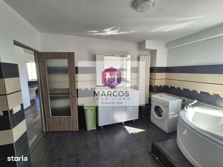 Vand apartament in centru