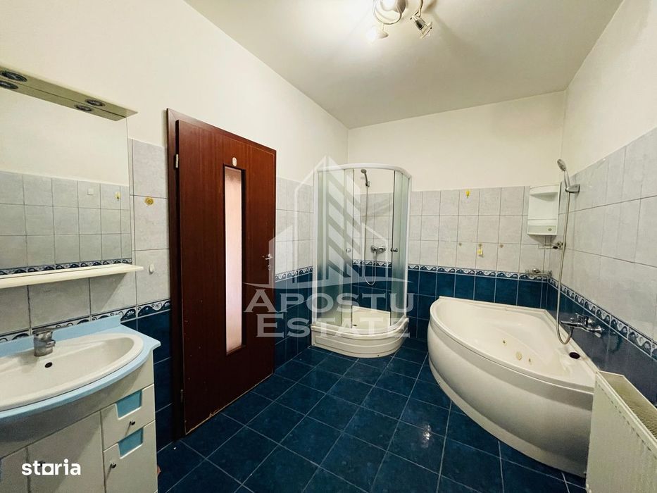 Apartament cu 3 camere la vila/ zona Intim/ 140 mp