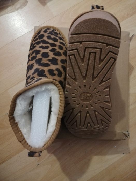 Cizme  tip UGG marime 39 si 40 noi