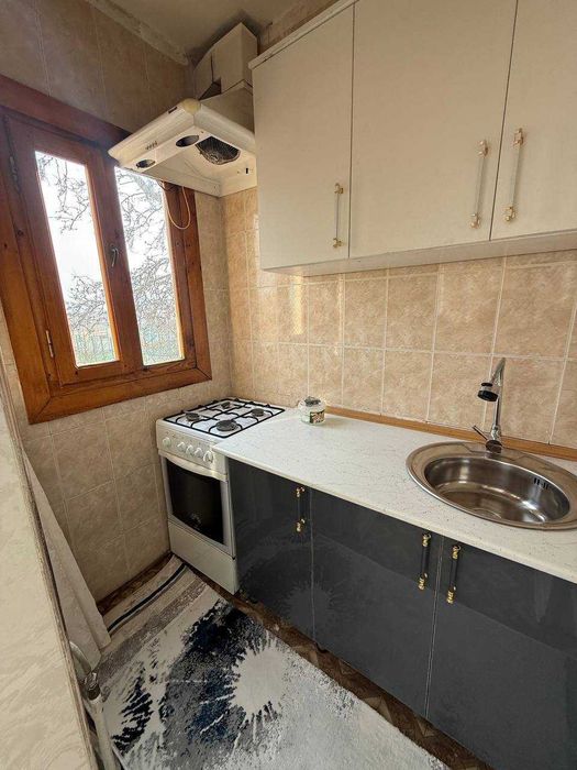 77-серия 2х комнатная квартира переделено 3х ком на 3-этаже ул.Мархабо