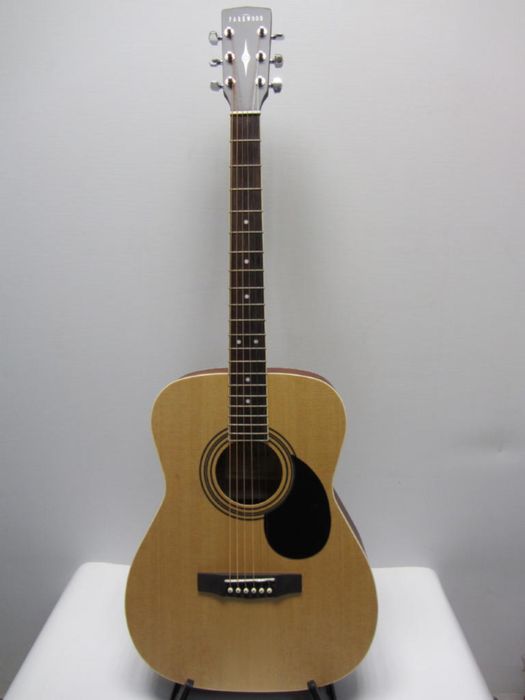 Продам гитару Parkwood Pf51e op