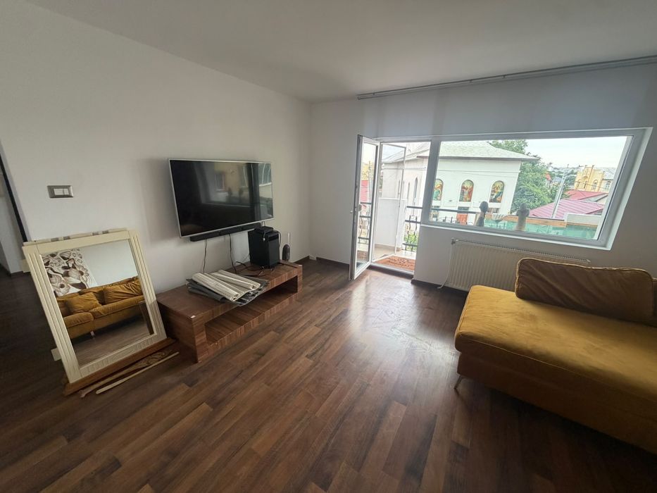 Apartament 3 camere de inchiriat