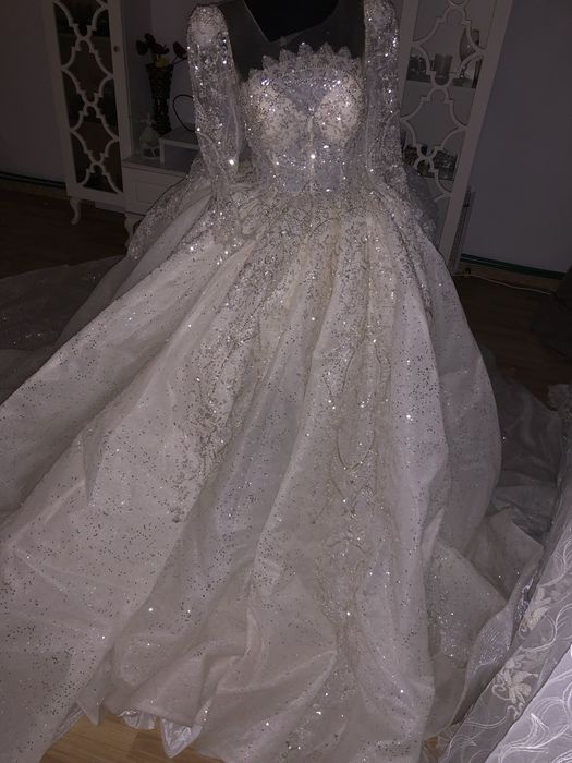 Vând rochie de mireasă