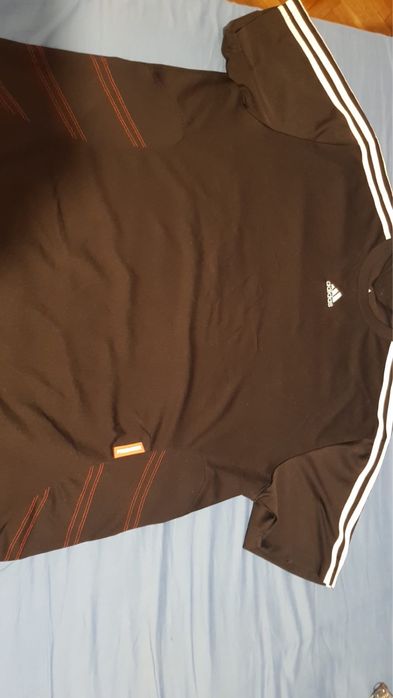 Продавам  панталони и тениска адидас 2XL
