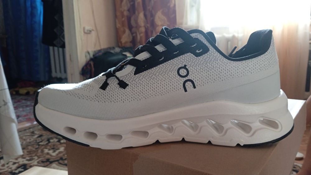 Кроссовки! Новинка!