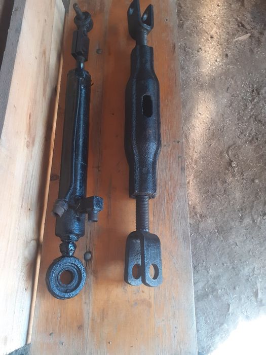 Vând cilindru de direcție