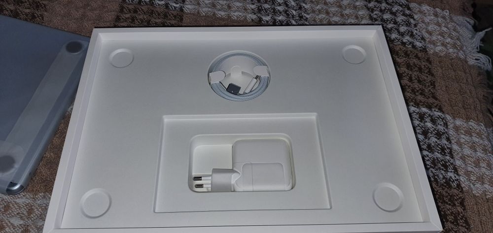 Продам macbook air