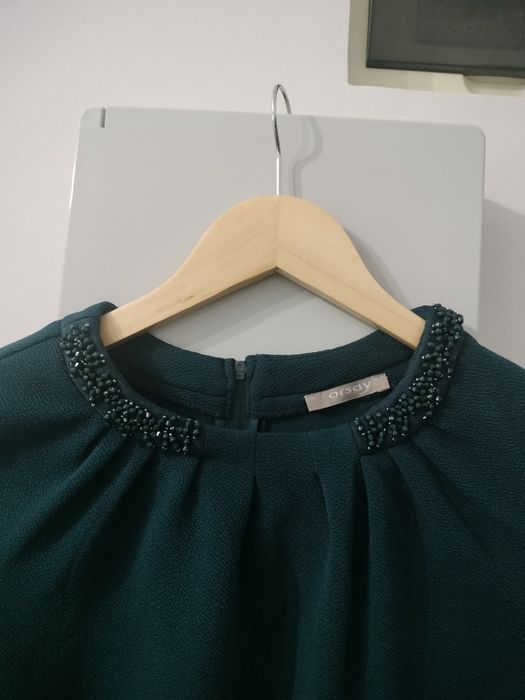 De vânzare rochiță pe corp mărimea 34