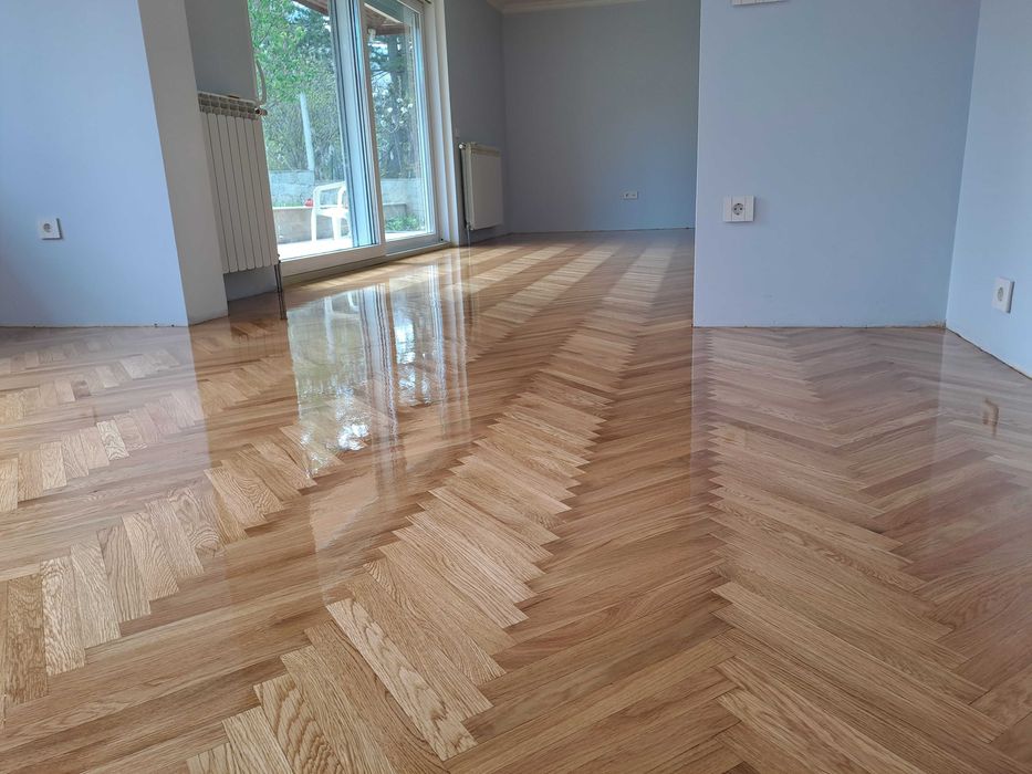 Циклене и лакиране на паркет София от 18 лв. кв.м.