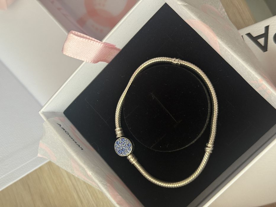 Pandora браслет.