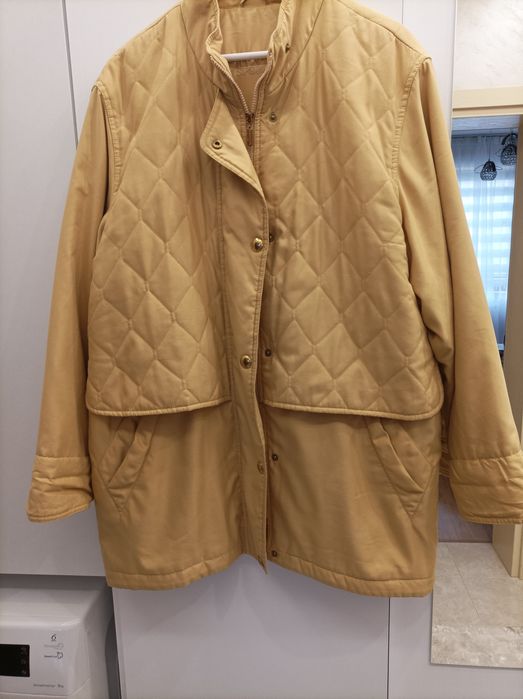 Дамско есенно яке запазено