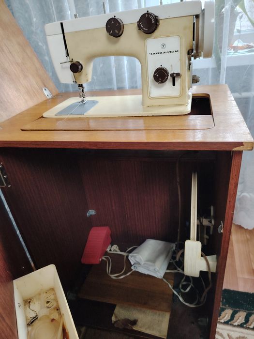 Машинка швейная Чайка