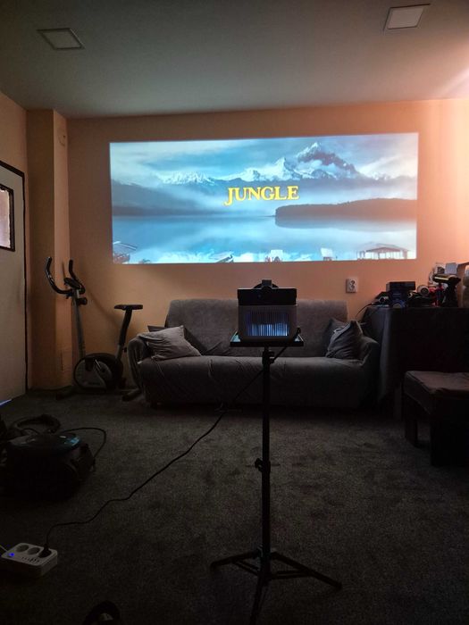 видео проектор с wifi и андройд 11.Супер резулюция ,само за 180 лева.