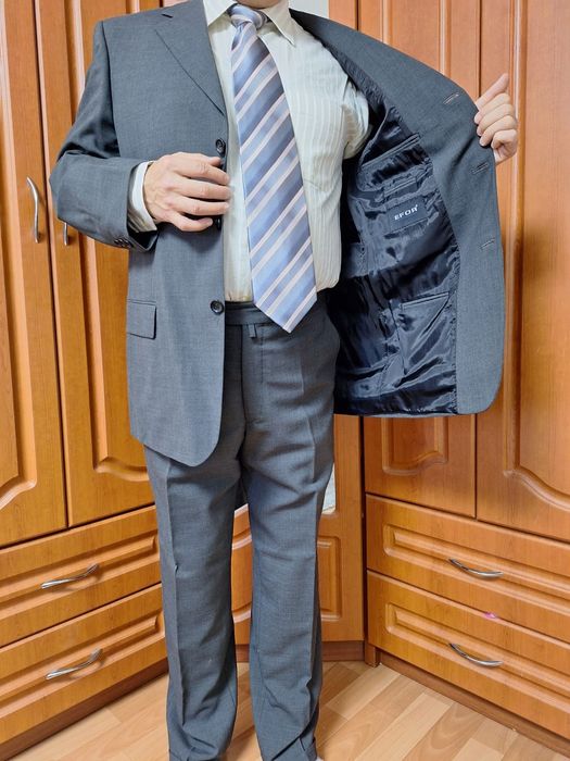 Продам костюм брючный. Качество на высоте.