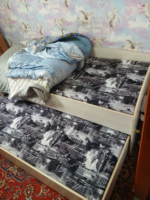 Кровать в спальню