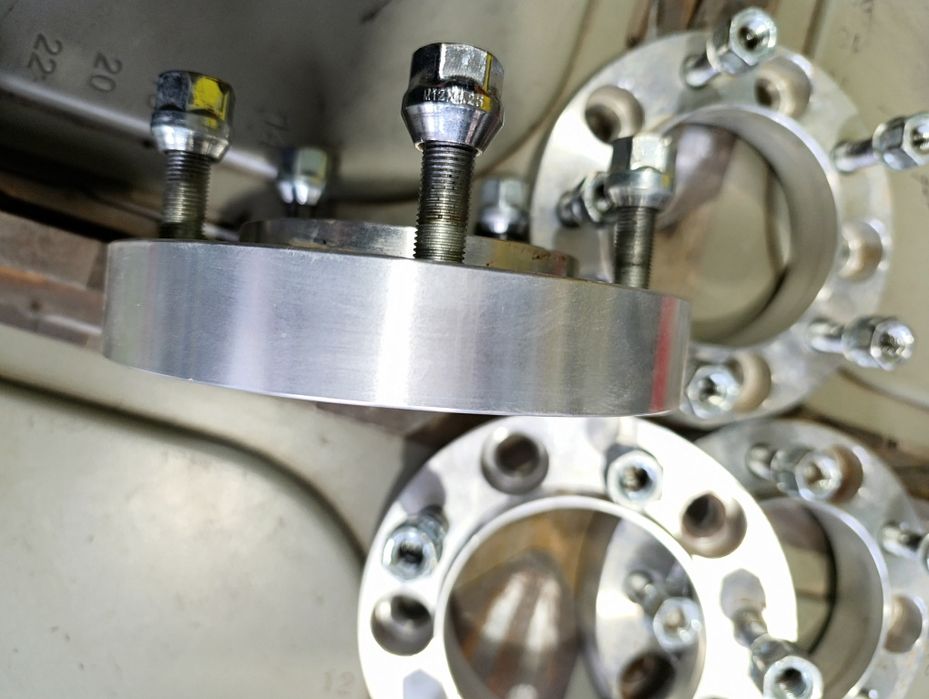 Фланци за Сузуки Витара 5х139.7 , Джими