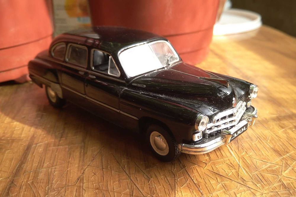 Коллекционная модель ЗИМ-12 (ГАЗ-12), масштаб 1:43, DeAgostini