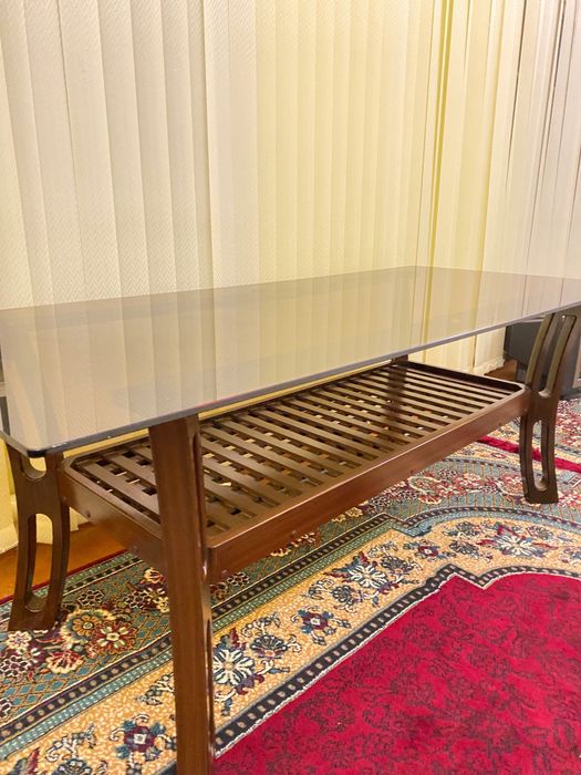 Stol sotiladi sifati a’lo darajadi