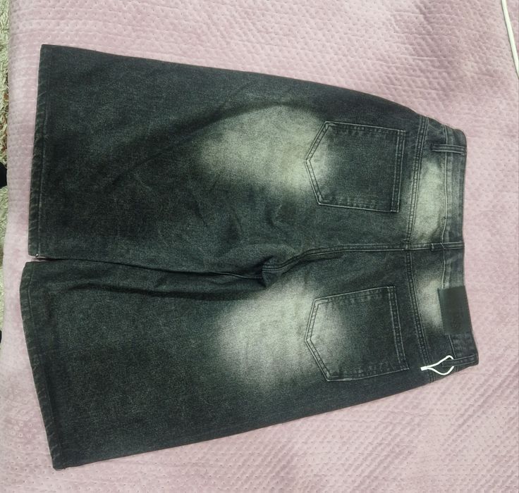 Джинсовые шорты в стиле Y2K