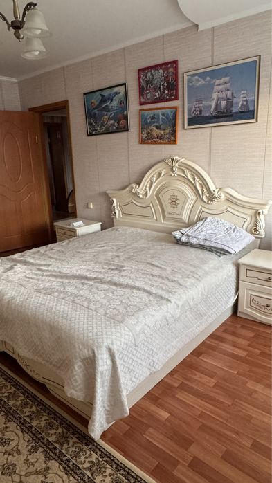 Продам спальный гарнитур