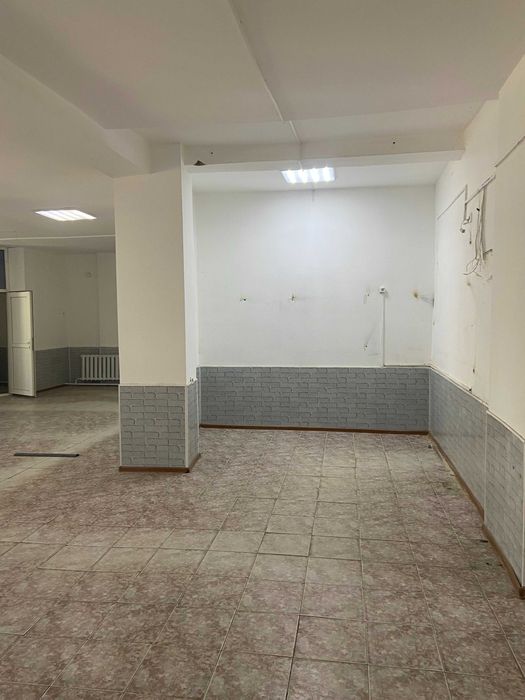 Сдается в аренду нежилое коммерческое помещение.