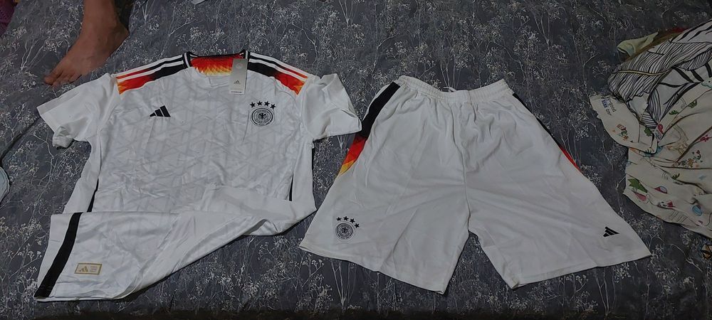 Продам новый мужской спортивный комплект