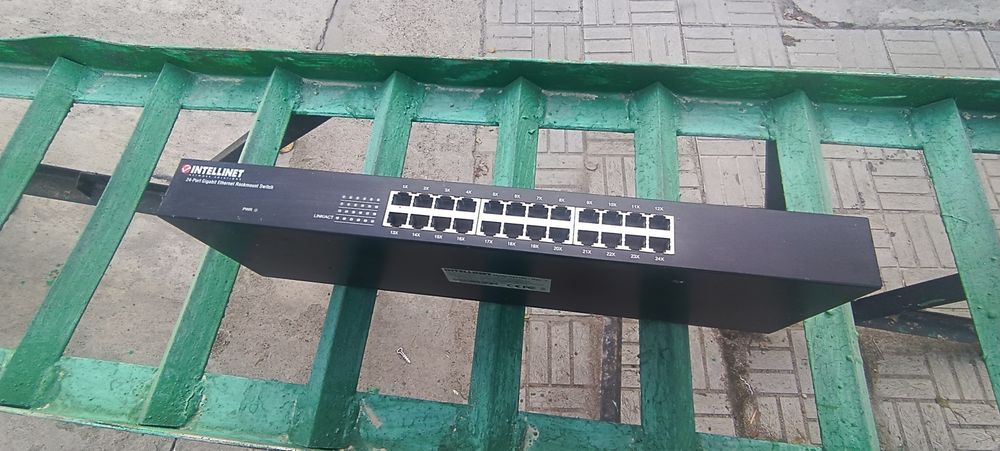 Продам сетевой каммутатор