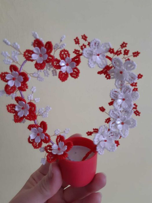 Сердечки с цветами из бисера