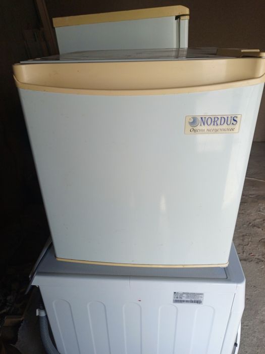 Холодильник срочно продаётся Samsung mini