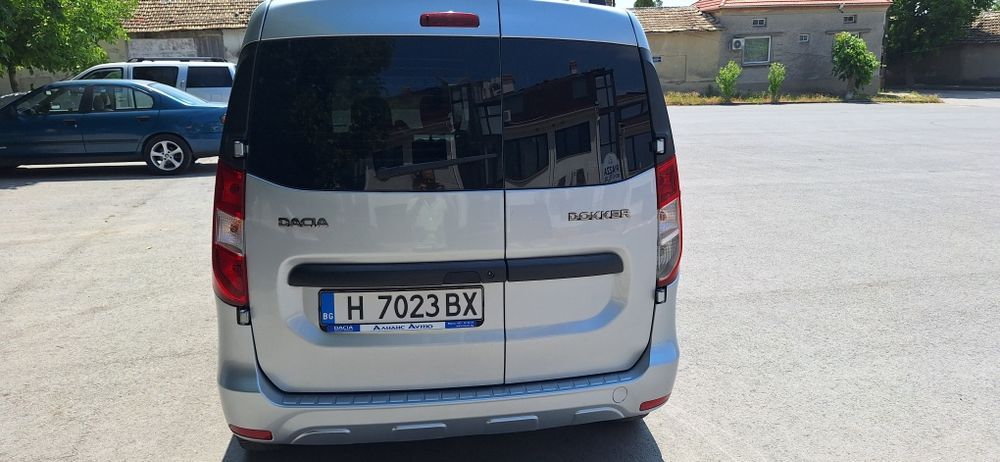 Продавам Дачия Докер