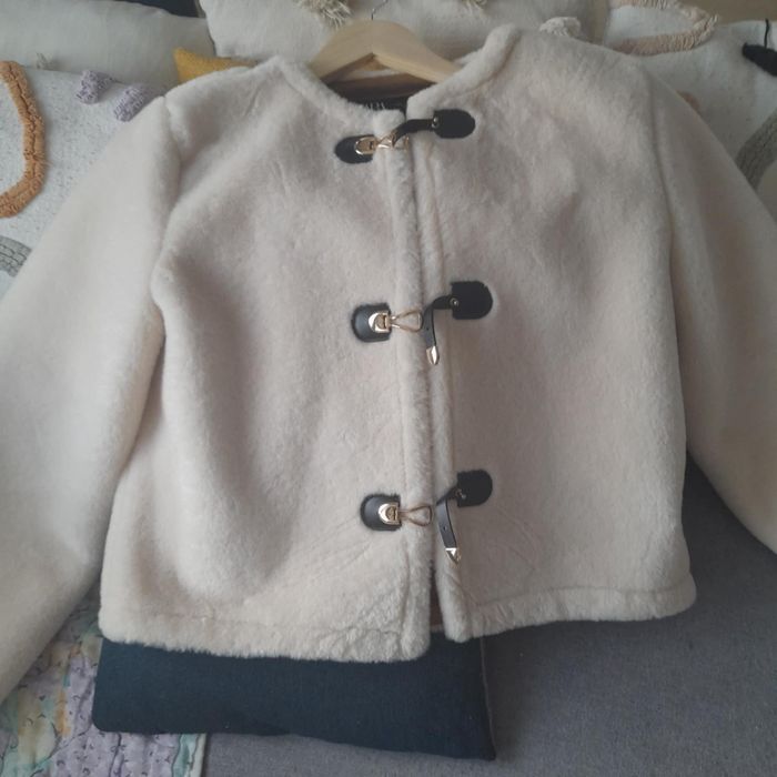 Чисто ново палтенце Зара