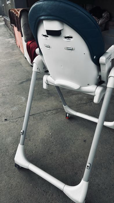 Продам стульчик для кормления peg perego