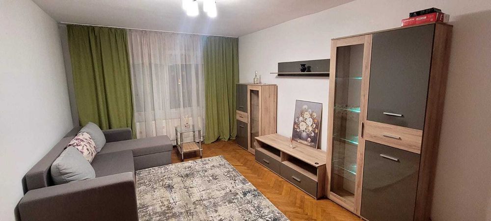 De închiriat apartament 3 camere, renovat, In Tudor V