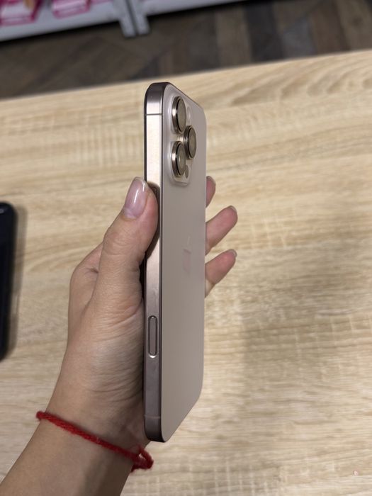 Продам Iphone 16 pro max с гарантией